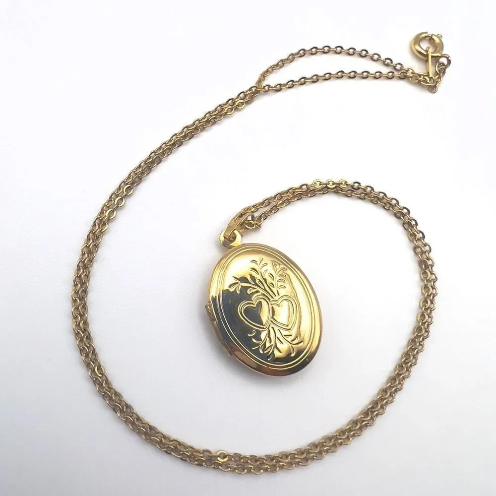 Elegant Gold Locket Necklace